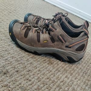 Gently worn Keen steel toe boots men's size 10.5